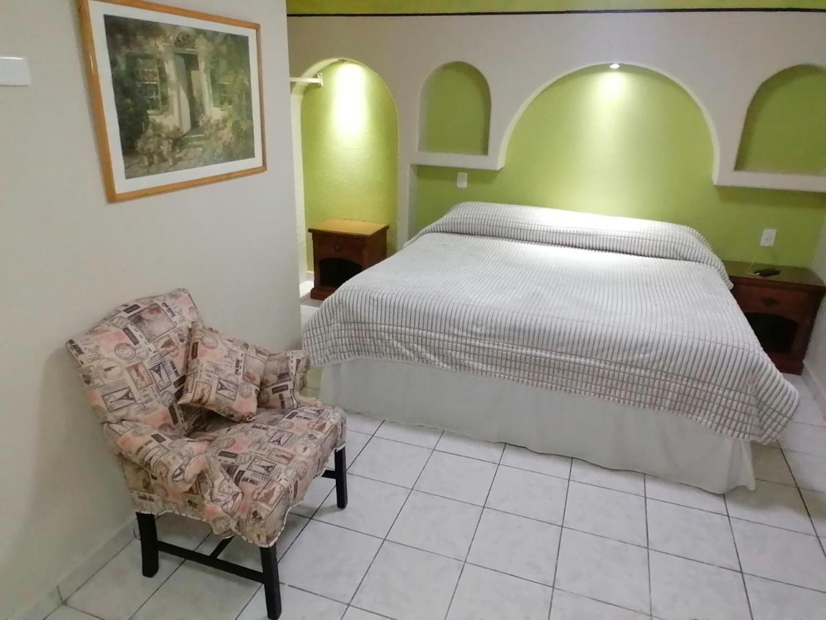 Hotel Baeza Delicias Exterior photo