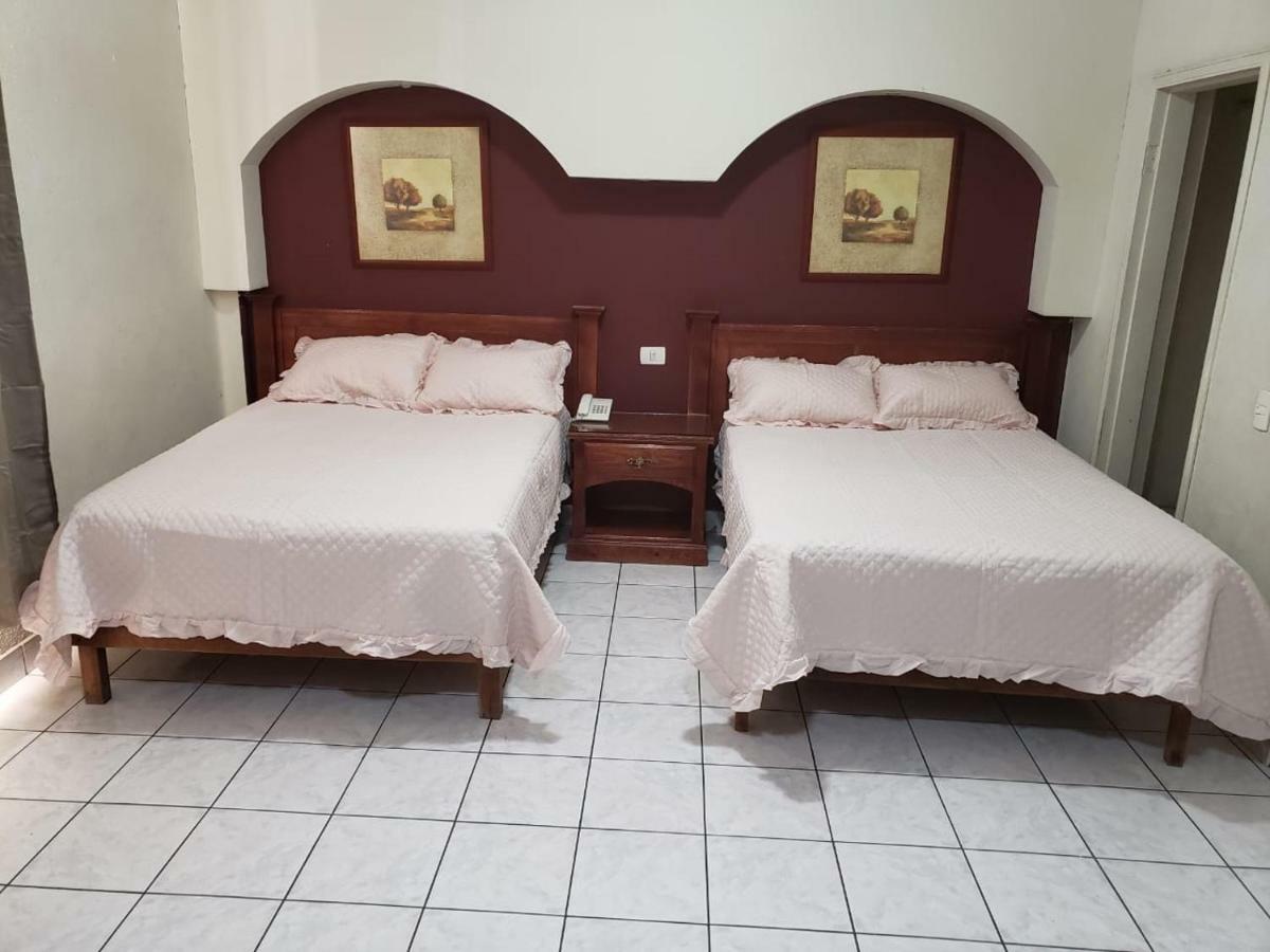Hotel Baeza Delicias Exterior photo